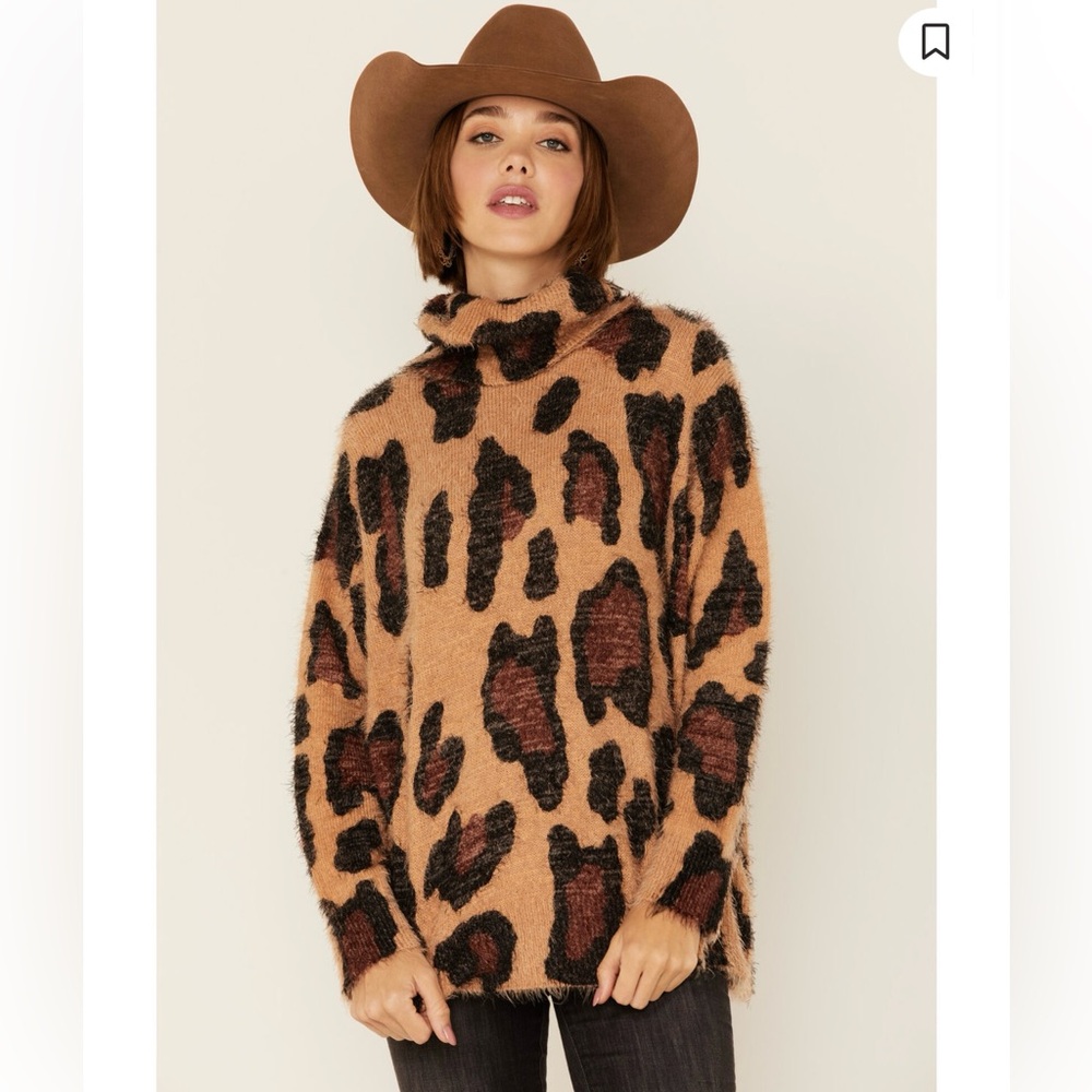 NWOT Show me your MuMu cheetah fever fuzzy turtle neck sweater